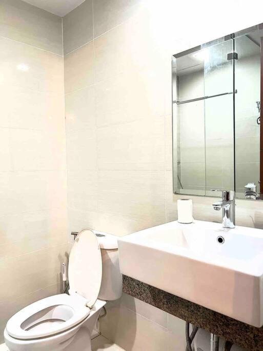 One Uptown Residences Bgc Taguig Esterno foto