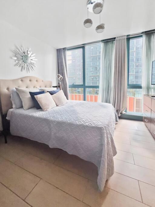 One Uptown Residences Bgc Taguig Esterno foto