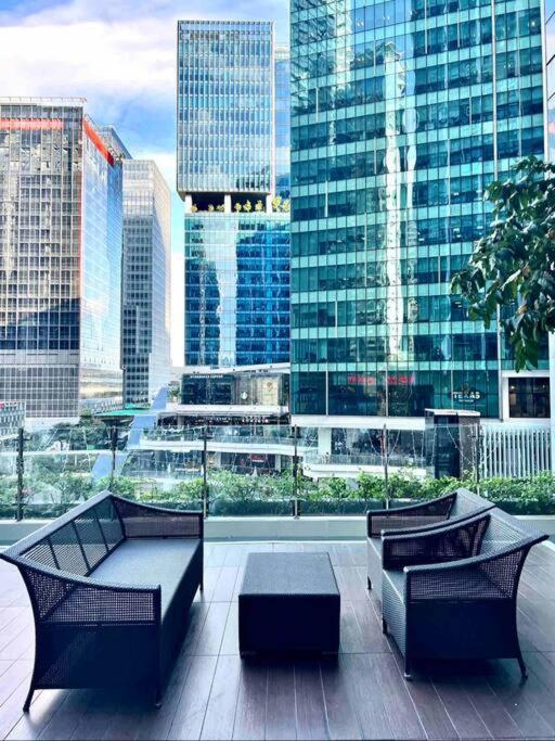 One Uptown Residences Bgc Taguig Esterno foto