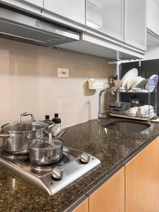 One Uptown Residences Bgc Taguig Esterno foto